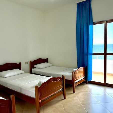 Redi'S Seaview Apartments Sarande Bagian luar foto