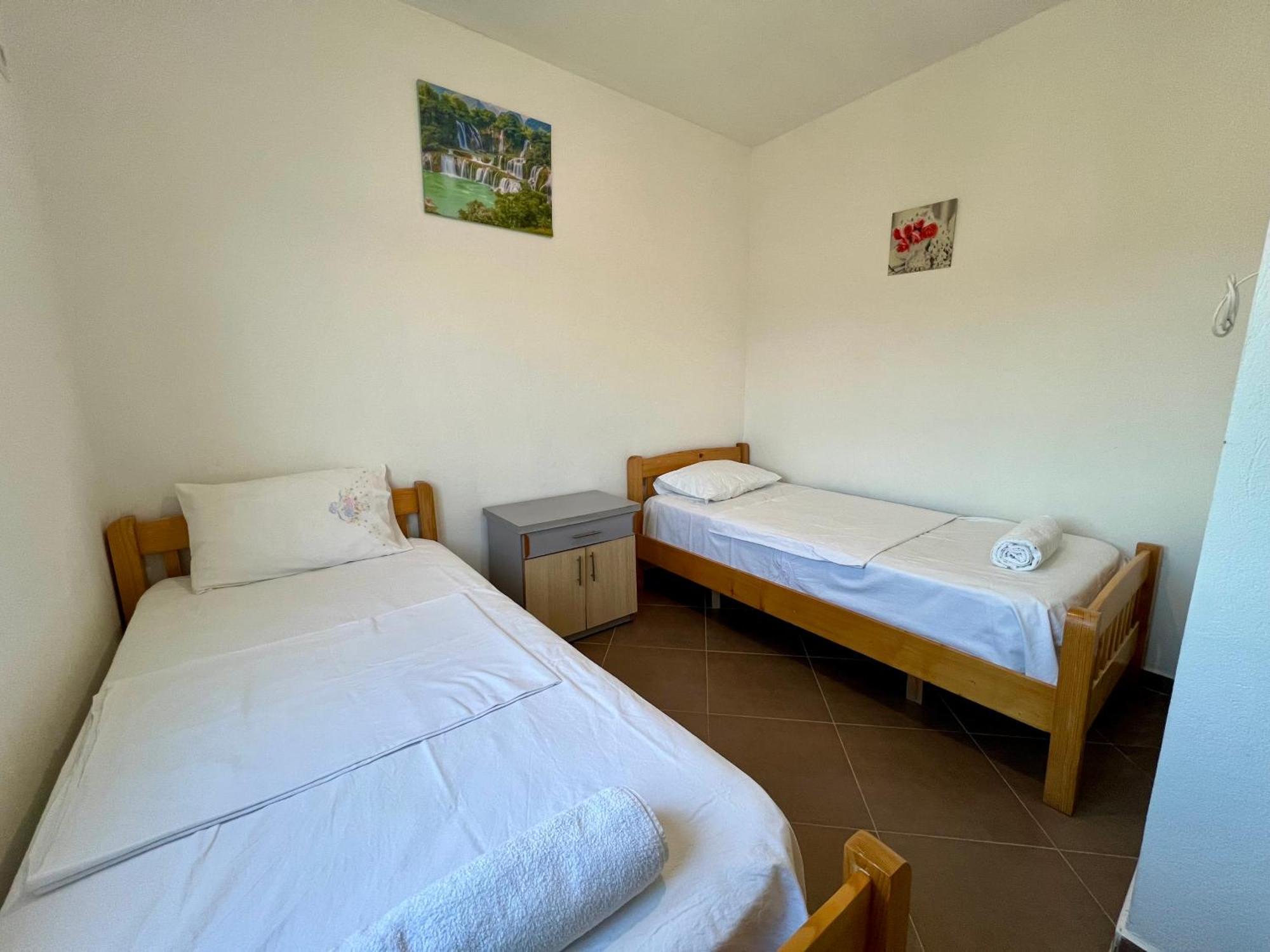 Redi'S Seaview Apartments Sarande Bagian luar foto