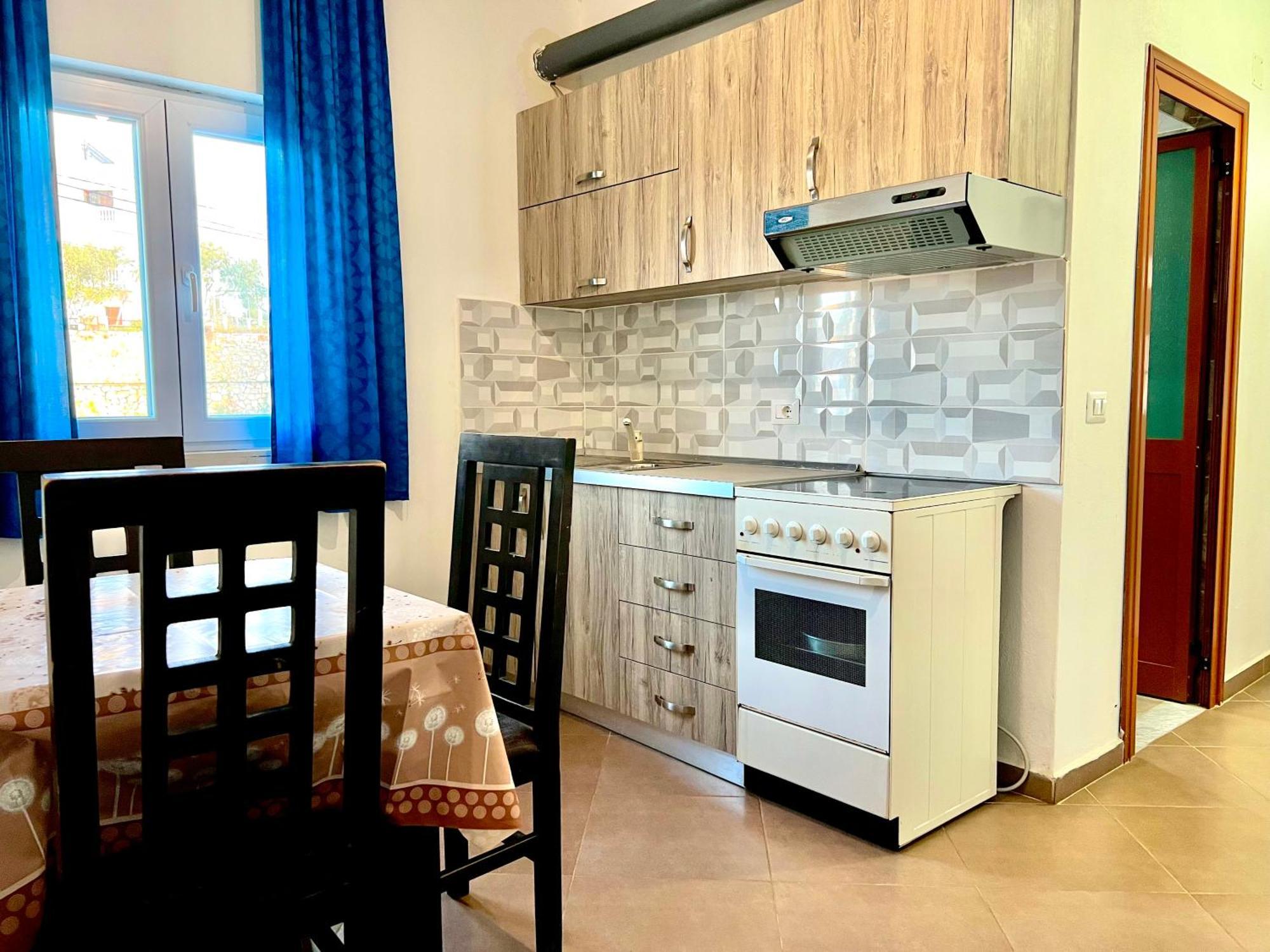 Redi'S Seaview Apartments Sarande Bagian luar foto