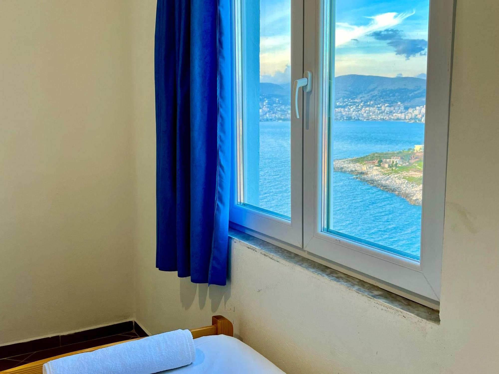 Redi'S Seaview Apartments Sarande Bagian luar foto