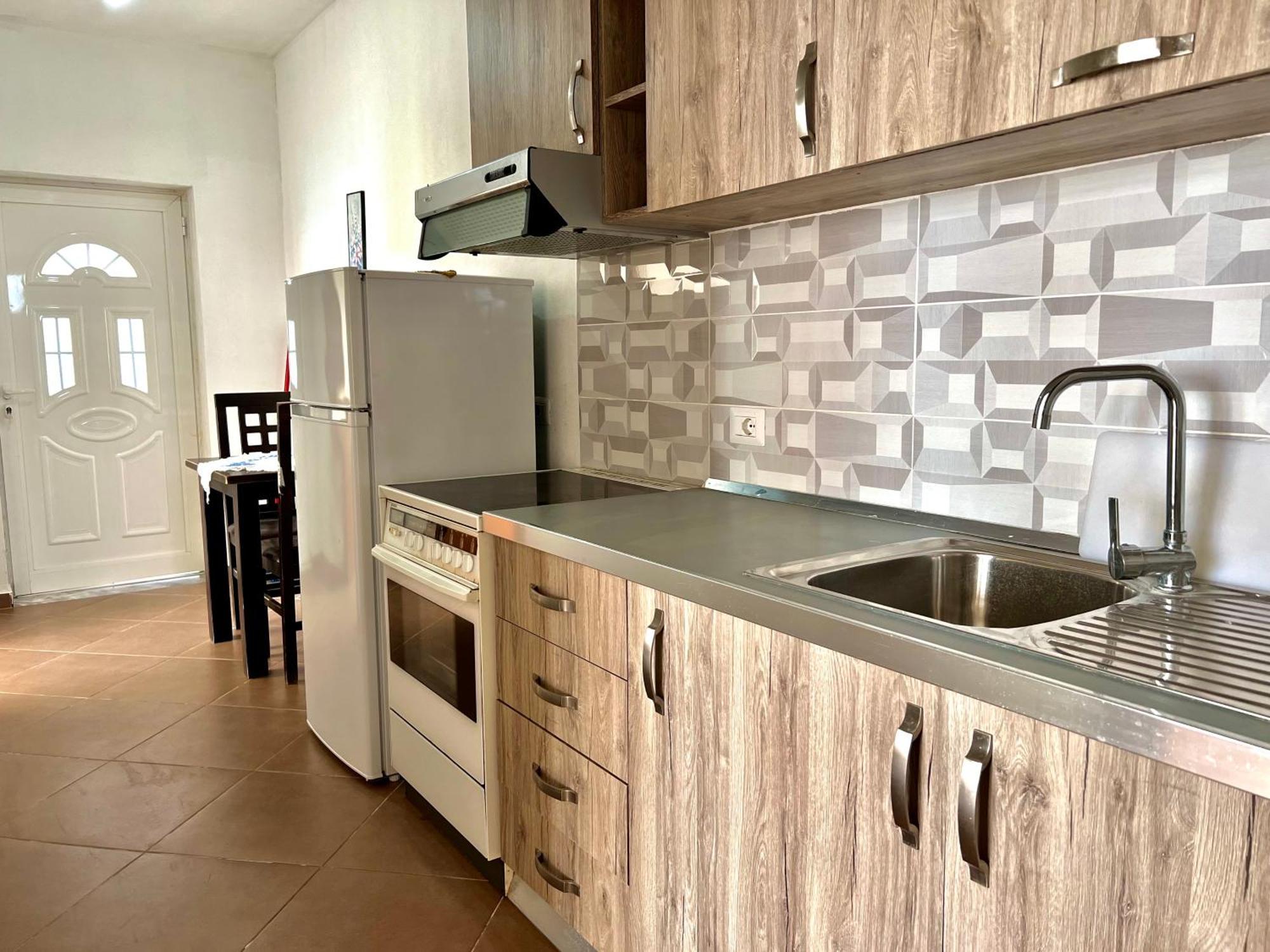 Redi'S Seaview Apartments Sarande Bagian luar foto